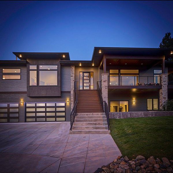 Certainteed Northgate Shingles in moire black, Versetta mission ledgestone